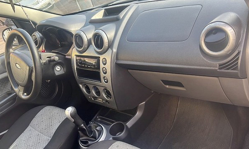 Ford Fiesta 1.6 2013...