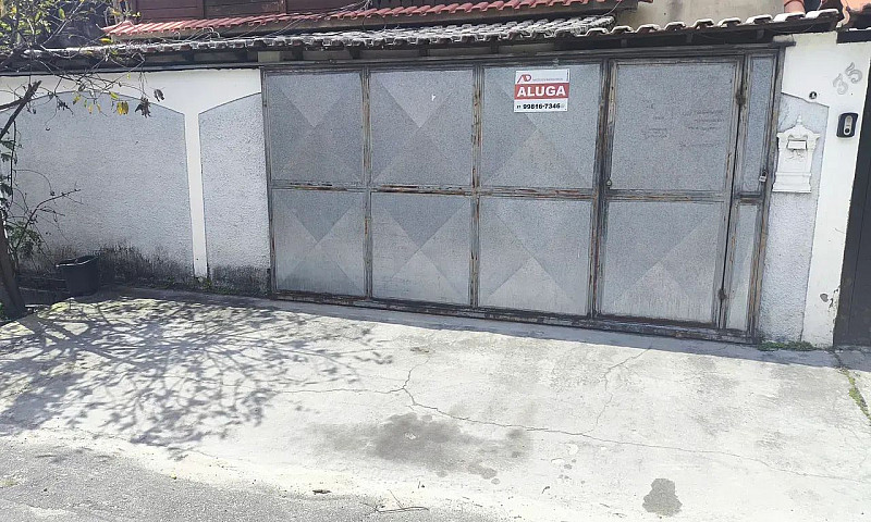 Alugo Casa Térrea Em...