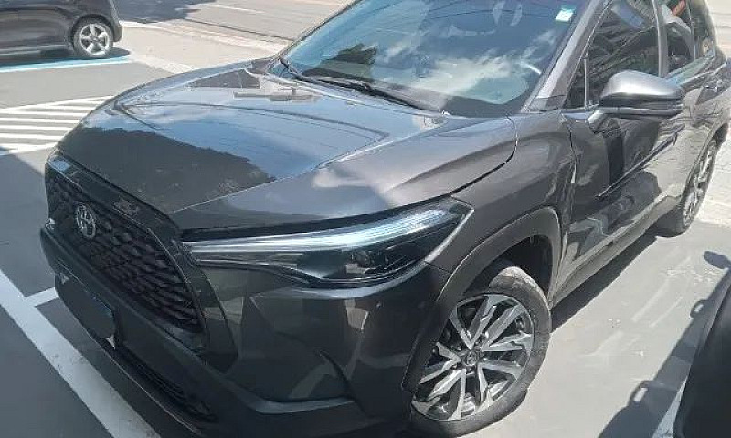 Toyota Corolla Cross...