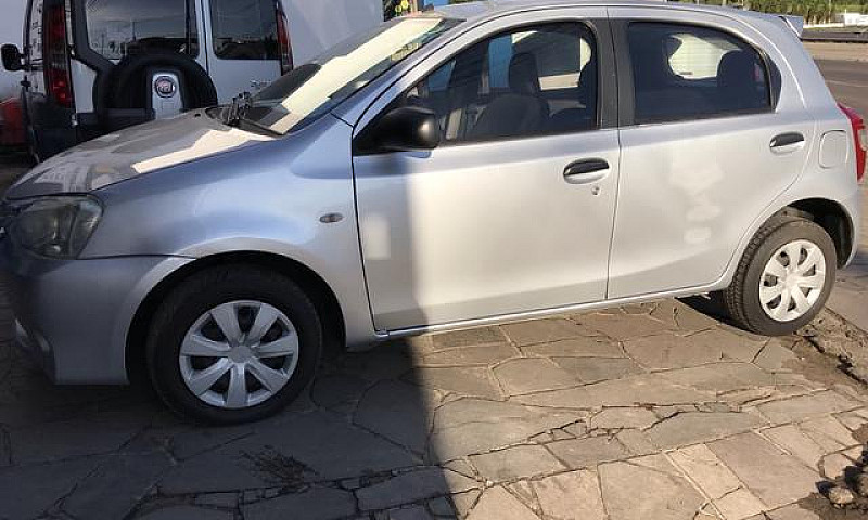 Toyota Etios X 1.3 H...