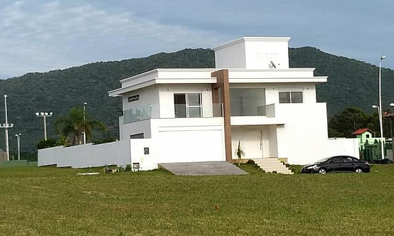 Linda Casa Em Cond**...