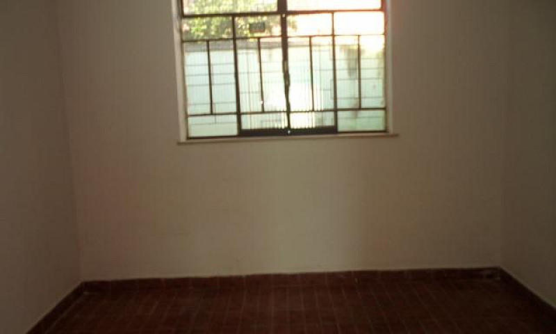 Otima Casa De 3 Quar...