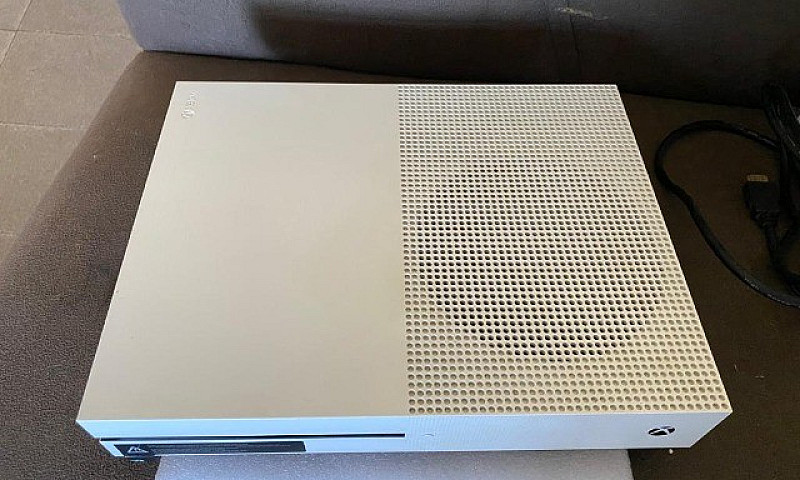 Xbox One S 500Gb...