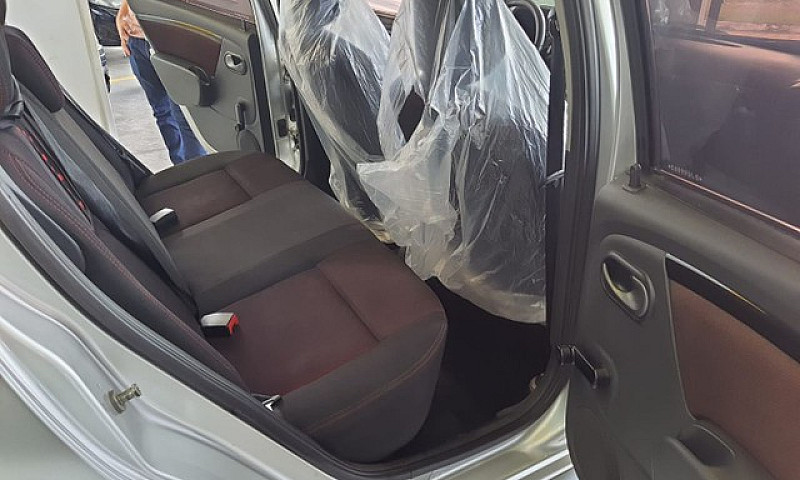 Sandero Stepway R$39...
