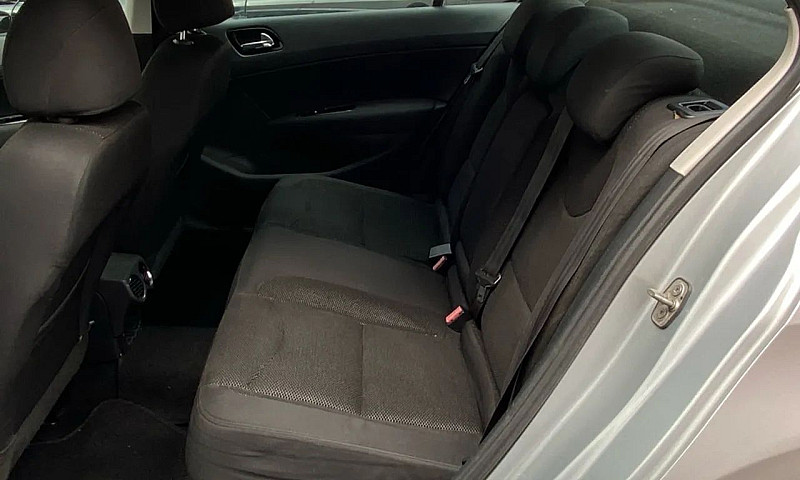 Peugeot 408 Sedan Al...