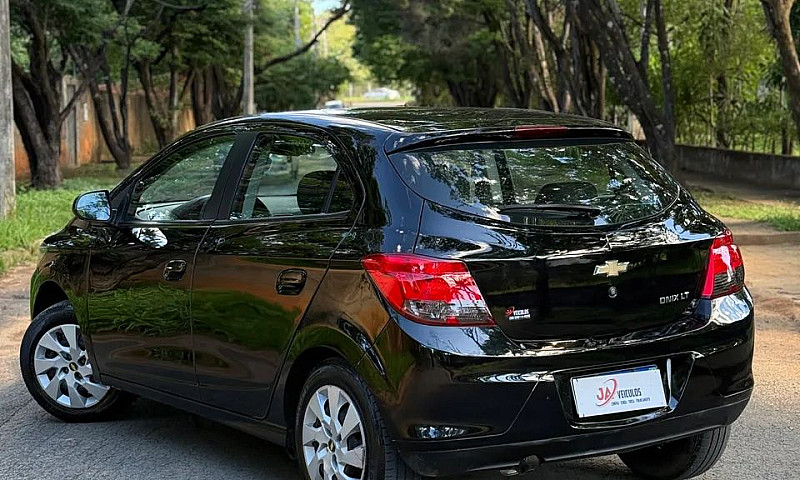Chevrolet Onix Hatch...