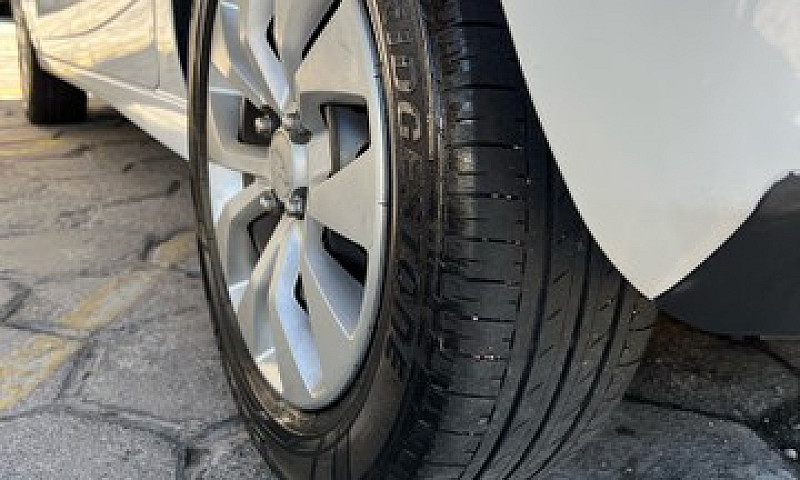 Onix Lt 1.4 Flex 201...