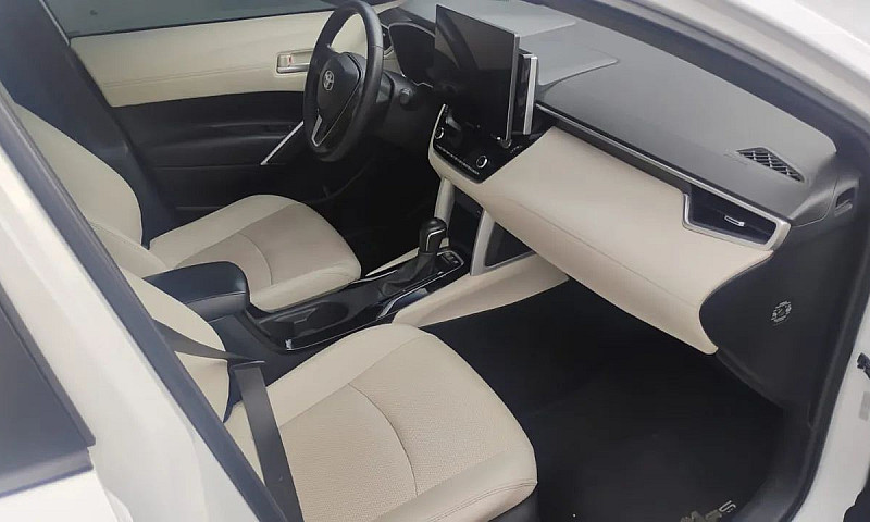 Toyota Corolla Cross...