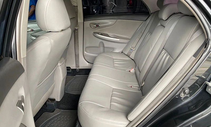 Toyota Corolla Xei 2...
