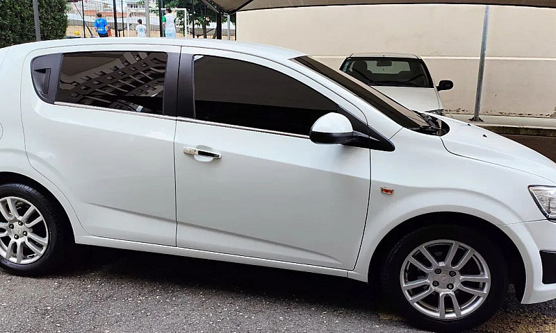 Chevrolet Sonic Hb L...