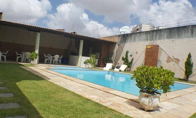 Casa Com 4 Dormitóri...