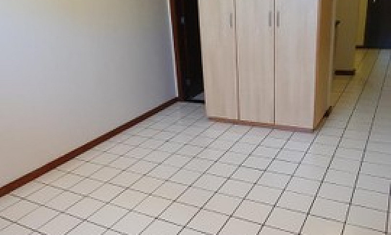Ótima Kit Na 910 Sul...