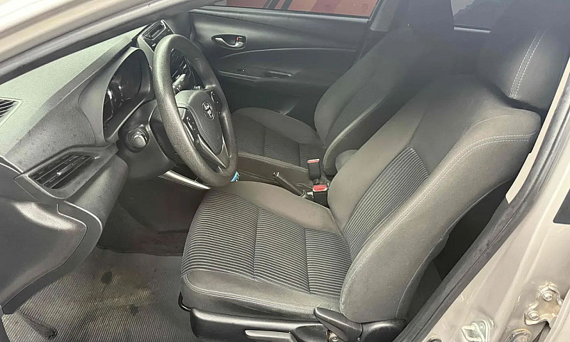 Toyota Yaris Xl Seda...