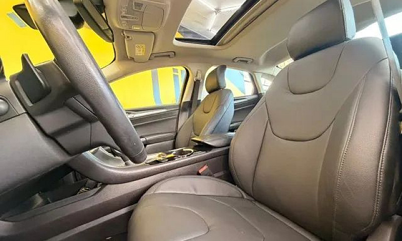 Ford Fusion Titanium...