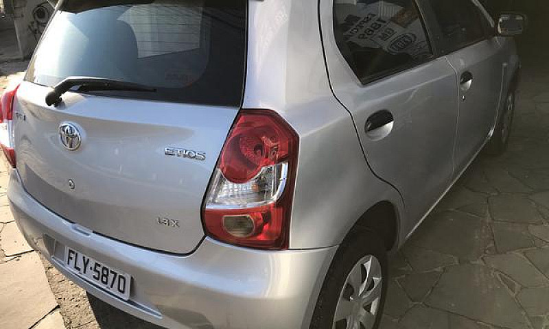 Toyota Etios X 1.3 H...