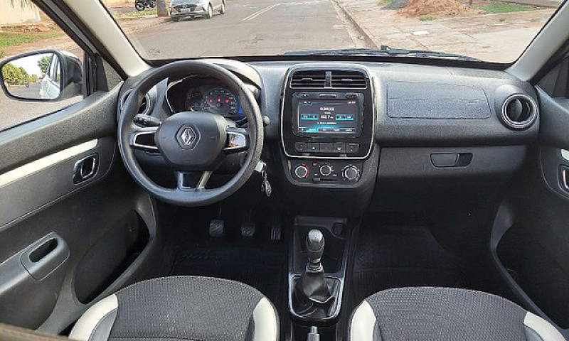 Kwid 1.0 Intense...