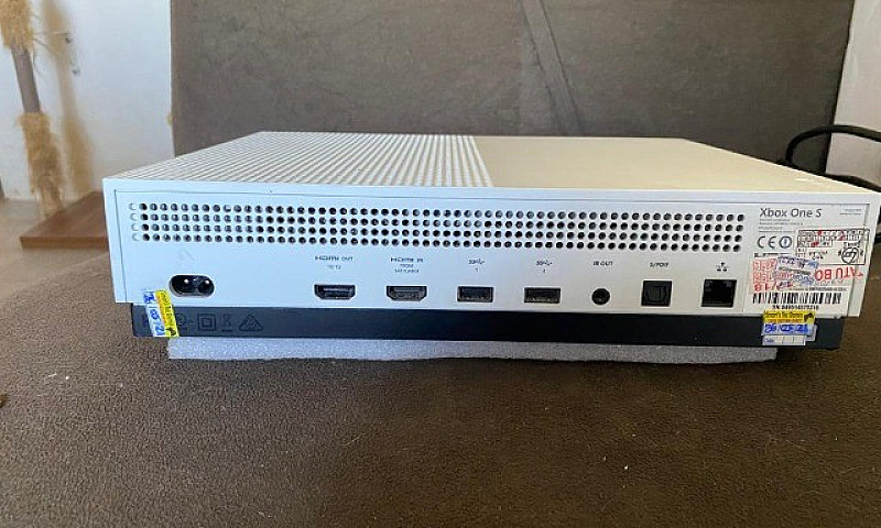 Xbox One S 500Gb...