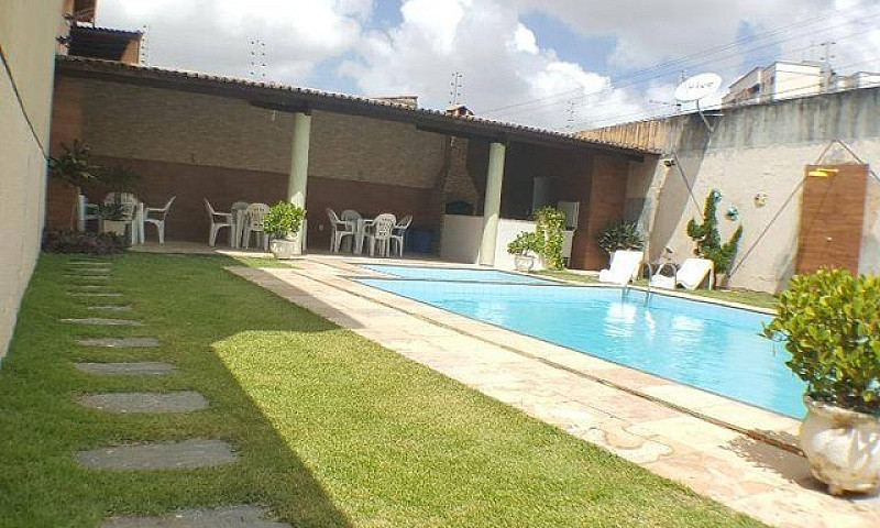 Casa Com 4 Dormitóri...