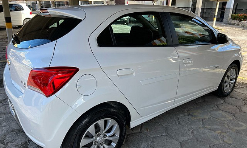 Onix Lt 1.4 Flex 201...