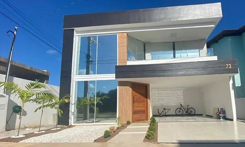 # Casa No Condomínio...