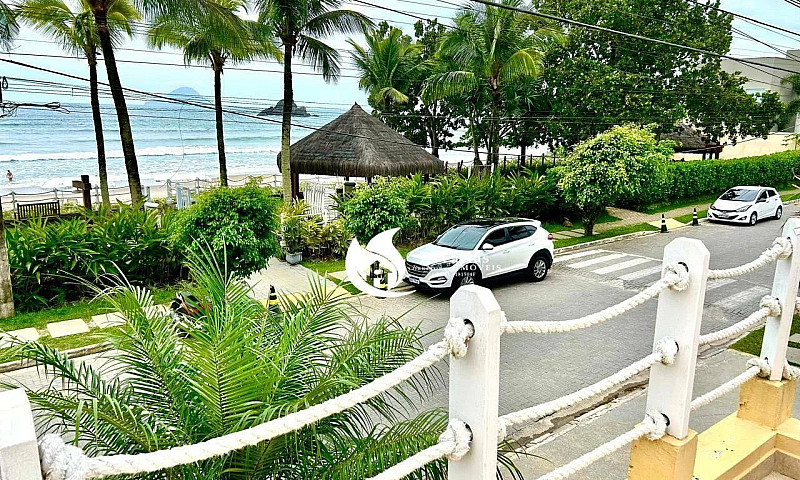 Casa Com 4 Dormitóri...