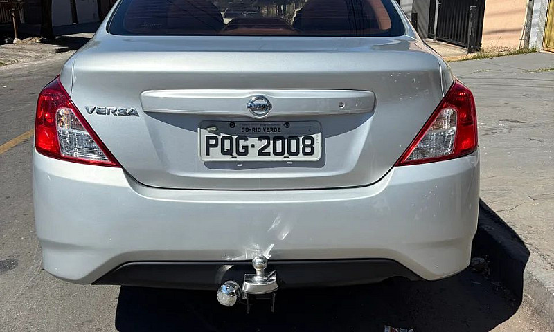 Nissan Versa 1.0 12V...