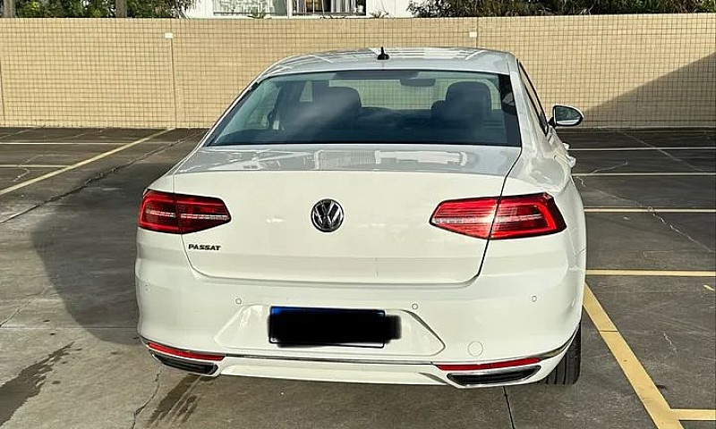 Volkswagen Passat Hi...