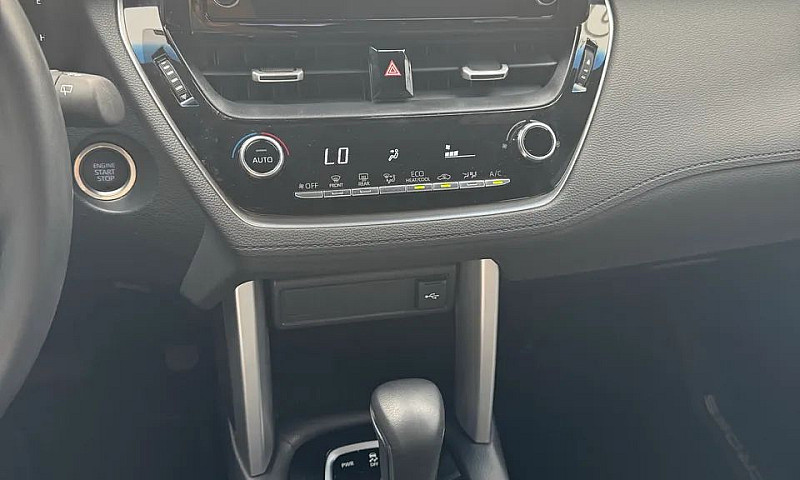 Toyota Corolla Cross...