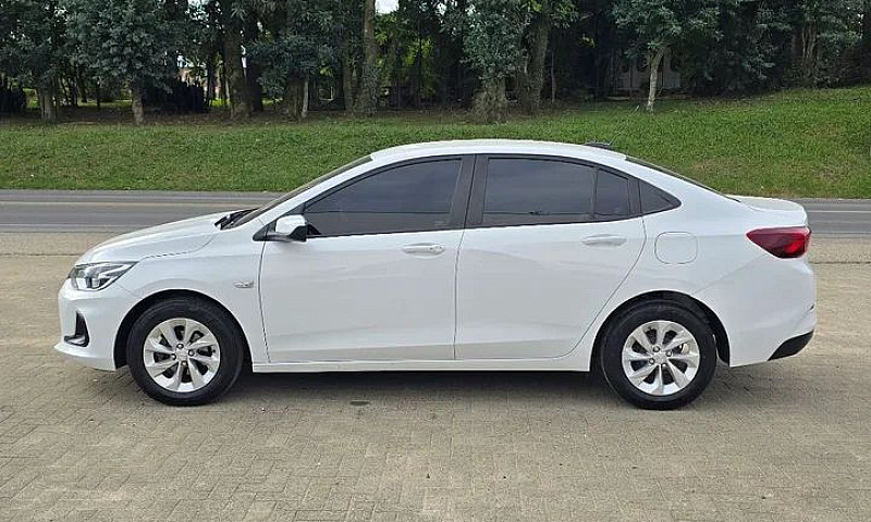 Chevrolet Onix Plus ...