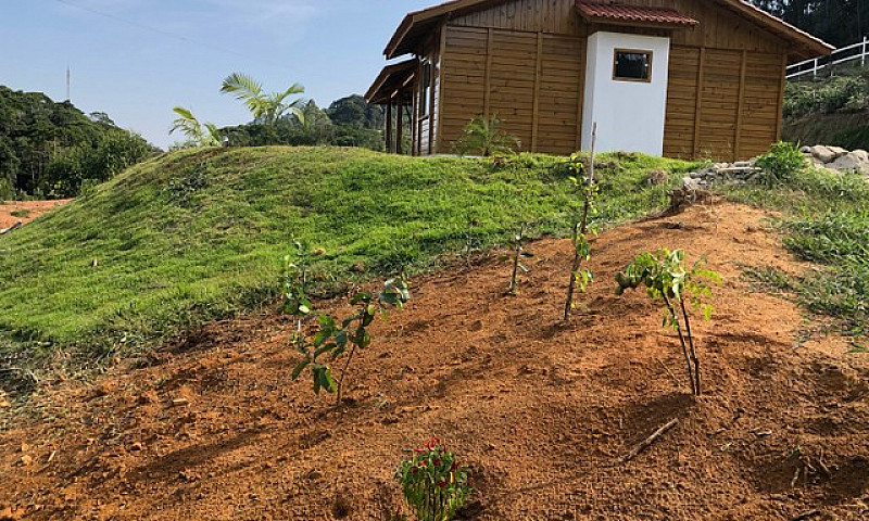 Sítio Com Casa Aragu...