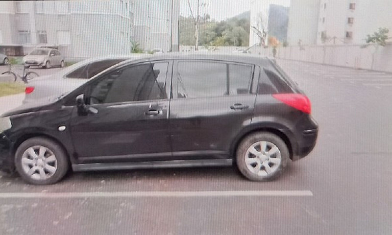 Nissan Tiida  Tida...