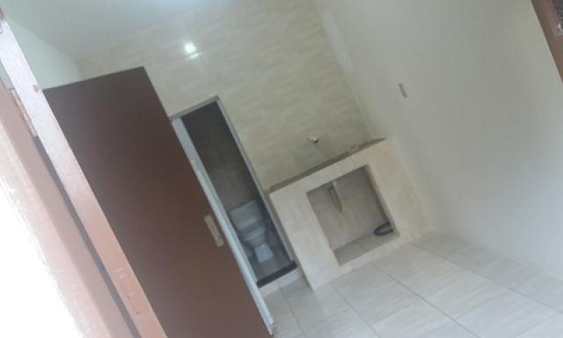 Alugo Quarto Com Ban...