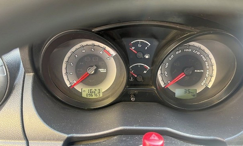 Ford Fiesta 1.6 2013...