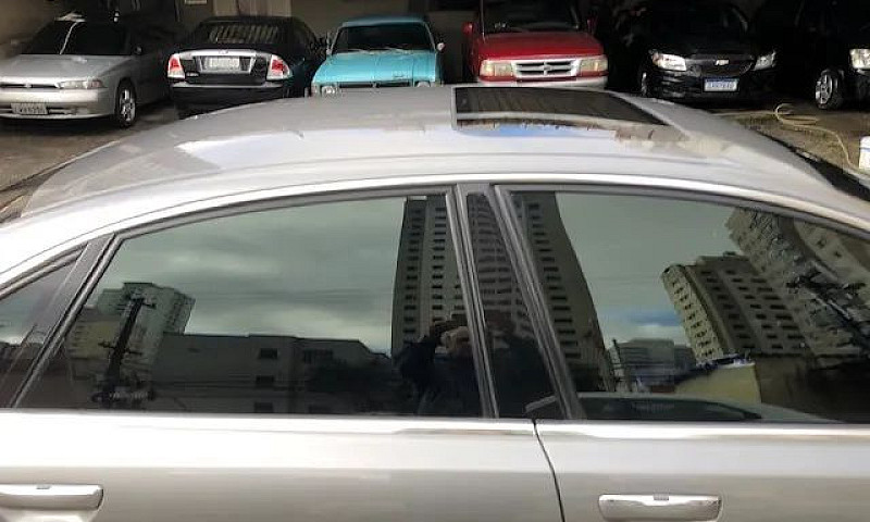 Audi A8 4.2 Quattro ...