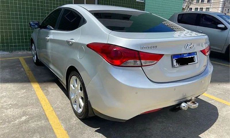 Hyundai Elantra 2012...