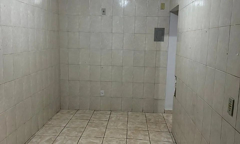 Alugo - Casa 02 Quar...