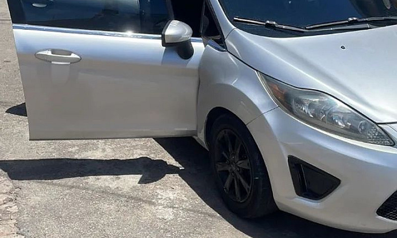 Ford Fiesta Se 1.6 1...