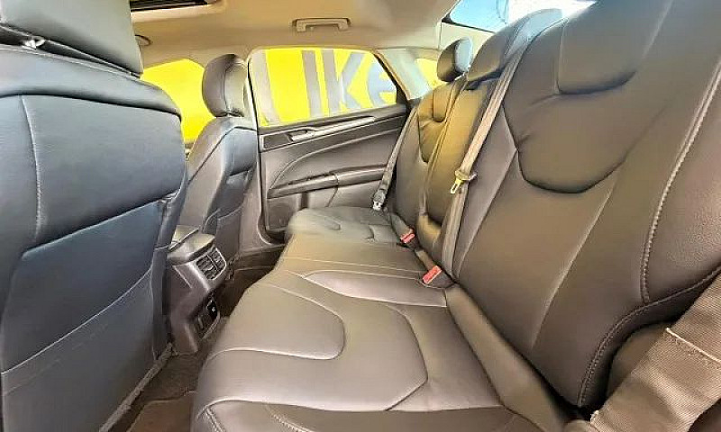 Ford Fusion Titanium...