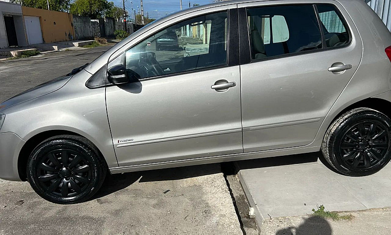 Volkswagen Fox 1.6 M...