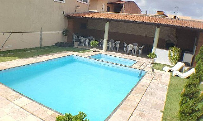 Casa Com 4 Dormitóri...