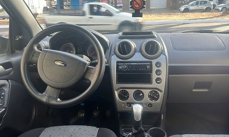 Ford Fiesta 1.6 2013...