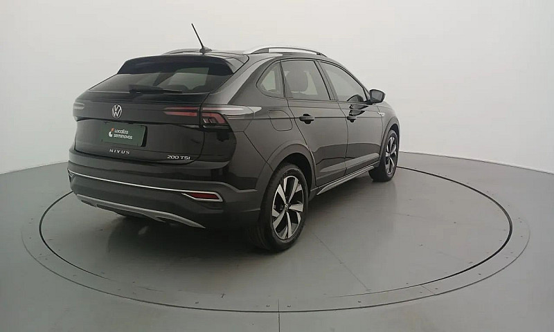 Volkswagen Nivus Hig...