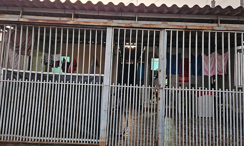 Imóvel Com 3 Aluguei...
