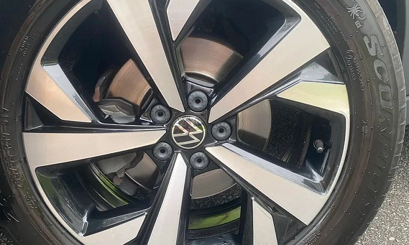 Volkswagen Nivus Hig...