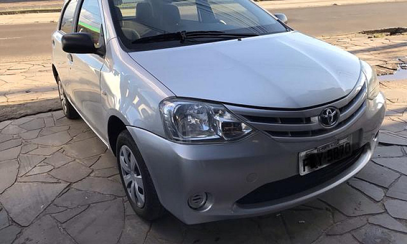 Toyota Etios X 1.3 H...