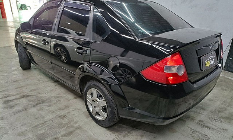 Ford Fiesta 1.6 Seda...