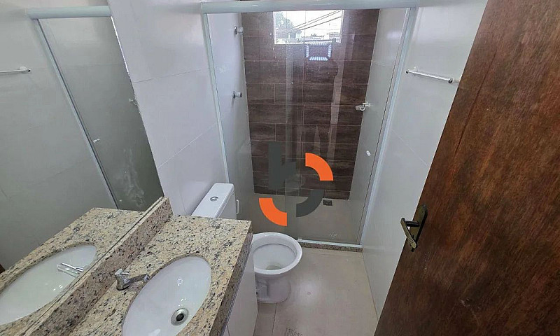 Casa Com 2 Dormitóri...