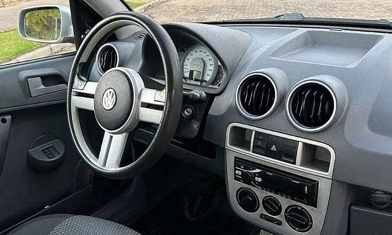 Volkswagen Saveiro 1...