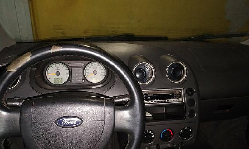 Vendo Fiesta Hatch 2...