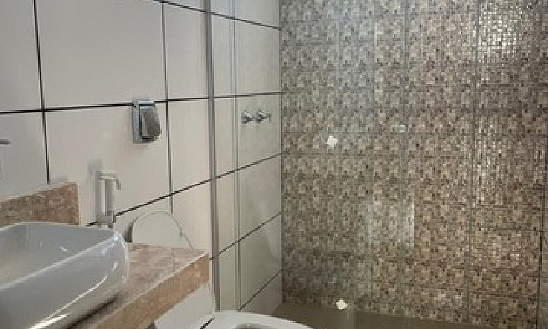 Vende-Se Casa Térrea...